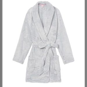 💥New💥 Victoria’s Secret plush robe